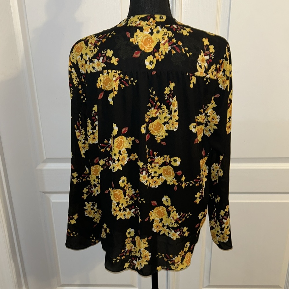 International Concept Blouse - Picture 3 of 3